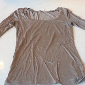 Scoops neck knit top